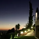 Sarantos Pool Apartmán *