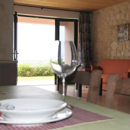 Sarantos Pool Apartment