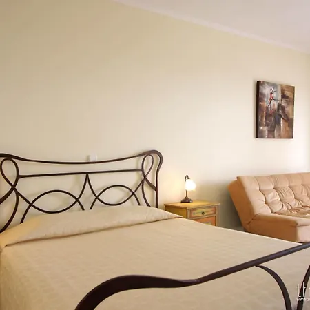 Sarantos Pool Apartmán Lakíthra