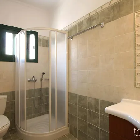 Sarantos Pool Apartment