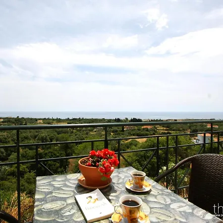 Sarantos Pool * Lakíthra